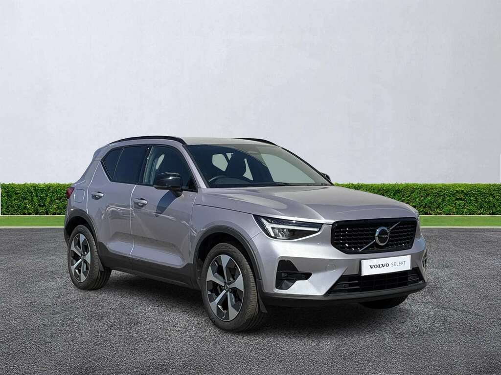 Volvo XC40 2.0 B4p Plus Dark Silver