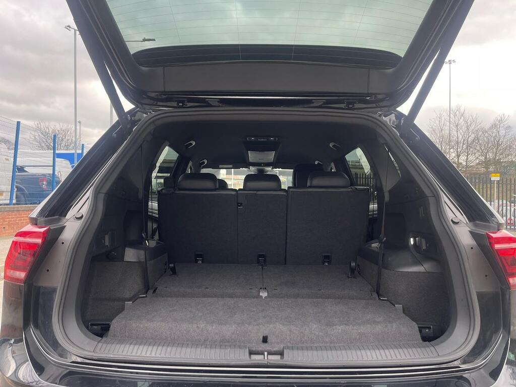 Volkswagen Tiguan Allspace 1.5 Tsi R-line Dsg 2024 White #42