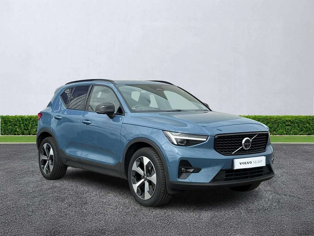 Volvo XC40 2.0 B4p Ultimate Dark SH24BPE Blue