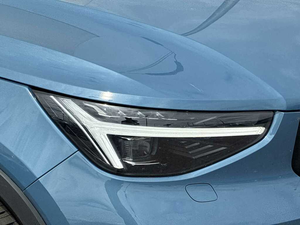 Volvo XC40 2.0 B4p Ultimate Dark SH24BPE Blue #4