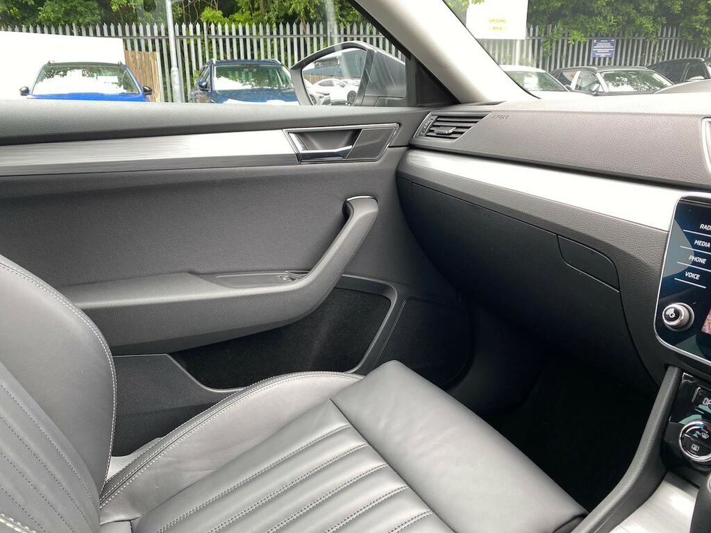 Skoda Superb 1.5 Tsi E-tec Se Technology Dsg Black #46