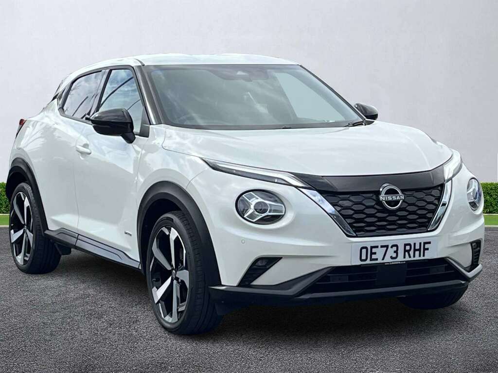 Nissan Juke 1.6 Hybrid Tekna OE73RHF White