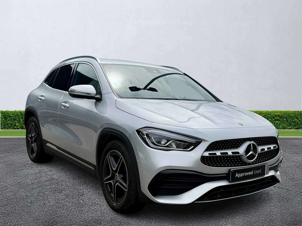 Mercedes-Benz GLA Class Gla 220D 4Matic Amg Line Executive Silver