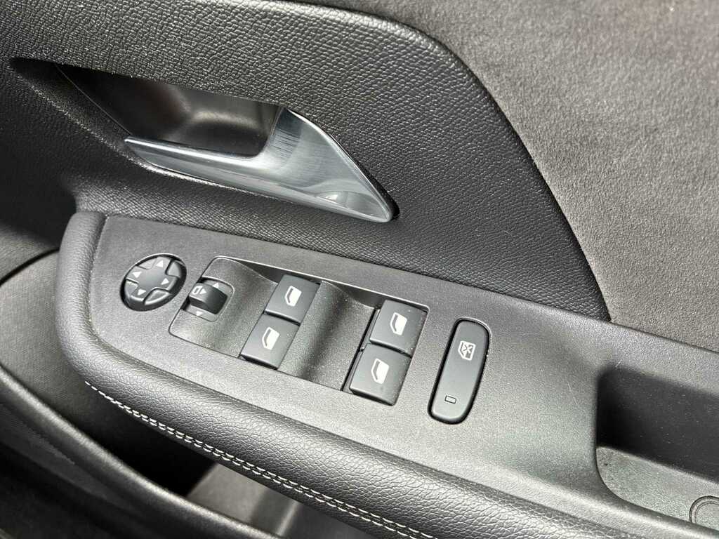 Vauxhall Mokka-e 50Kwh Gs Suv 136 Ps White #20