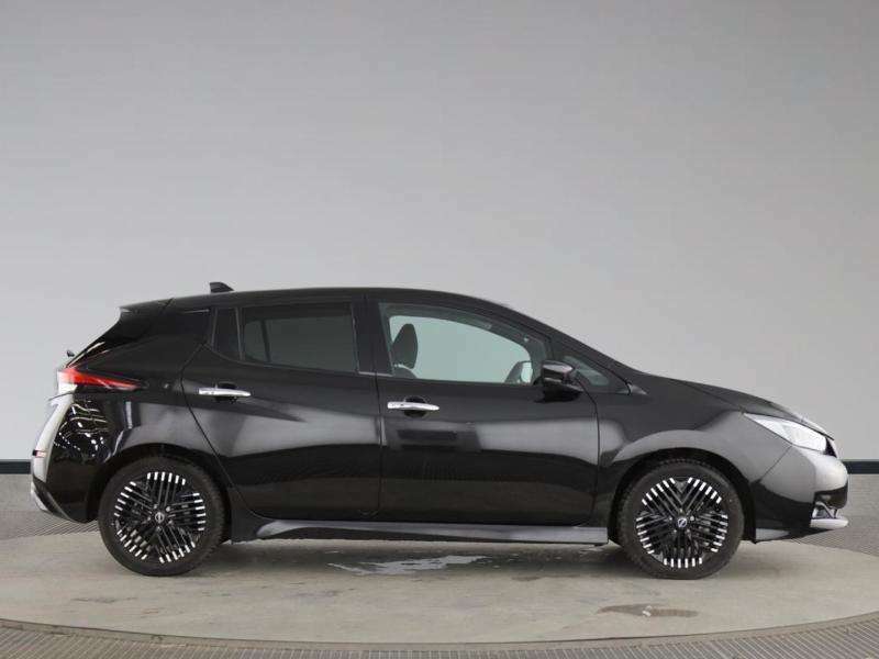 Nissan Leaf 110Kw N-connecta 39Kwh FG23OAJ Black #3