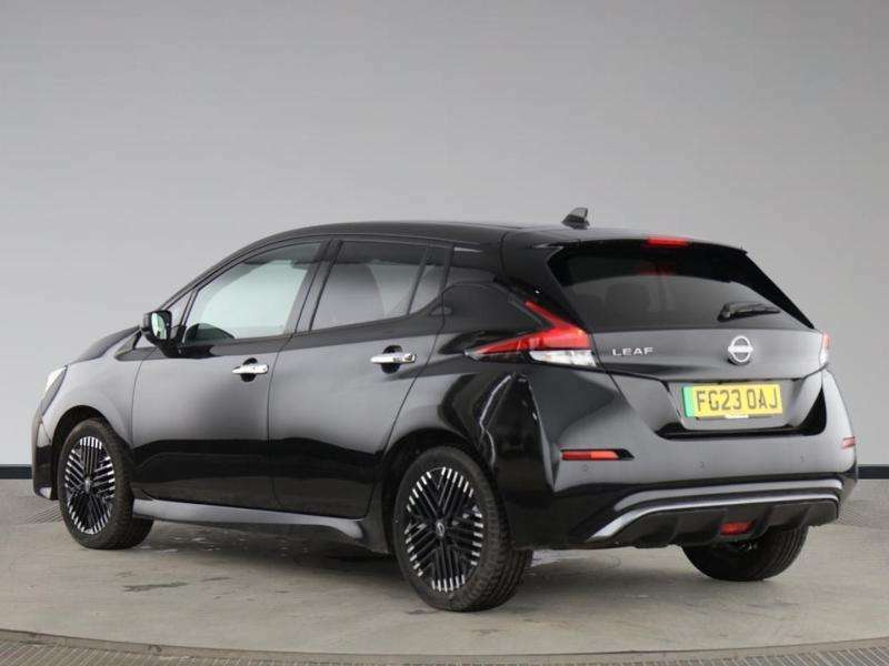 Nissan Leaf 110Kw N-connecta 39Kwh FG23OAJ Black #2