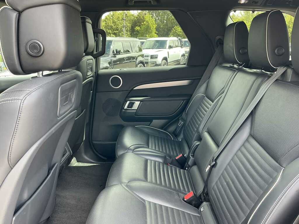 Land Rover Discovery 3.0 D300 R-dynamic Se Black #4