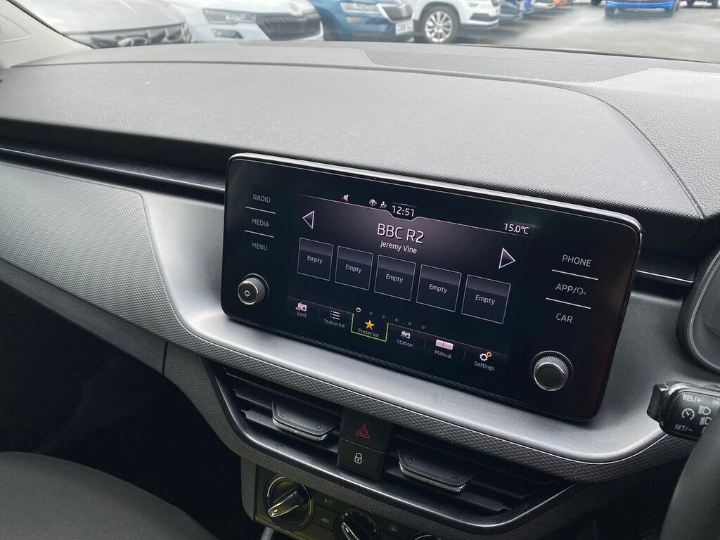 Skoda Kamiq 1.0 Se Tsi Dsg 114 Bhp White #11