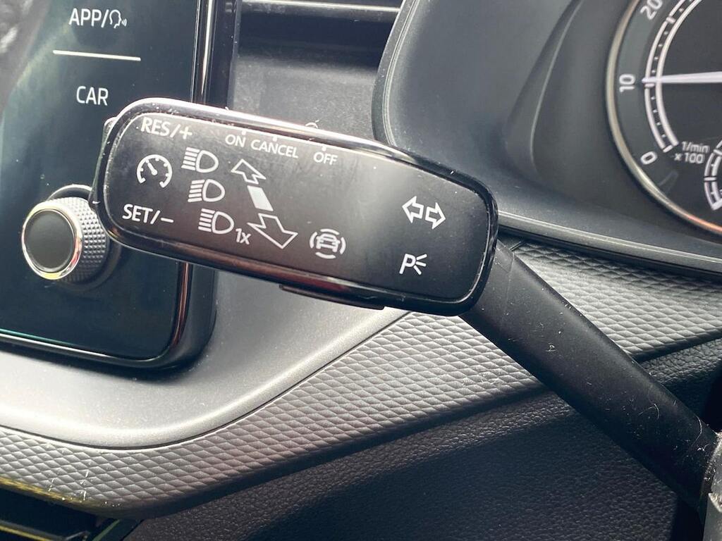 Skoda Kamiq 1.0 Se Tsi Dsg 114 Bhp White #28