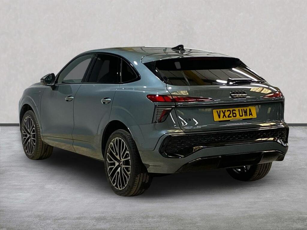 Audi Q3 1.5 E-hybrid Edition 1 Sportback Plug-i VX26UWA Green #2