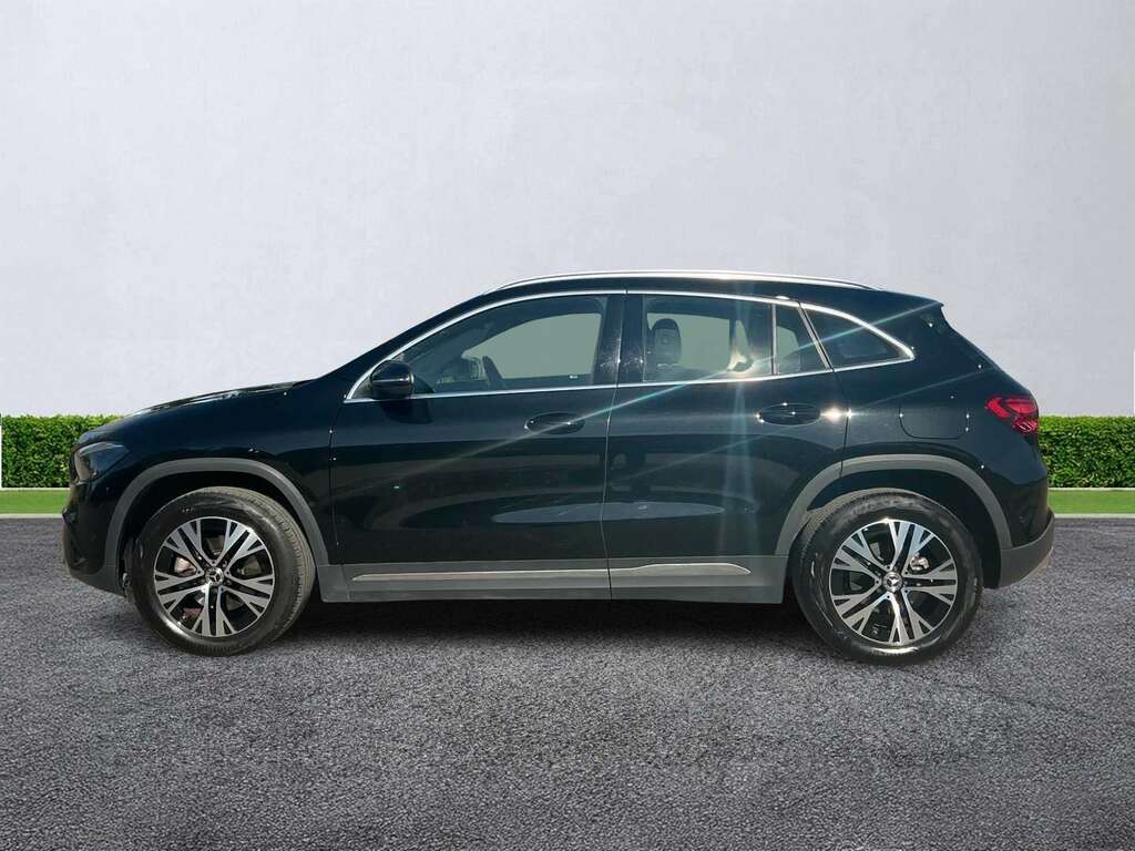 Mercedes-Benz GLA Class Gla 200 Sport Executive LF24VLV Black #4