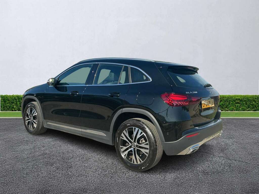 Mercedes-Benz GLA Class Gla 200 Sport Executive LF24VLV Black #5