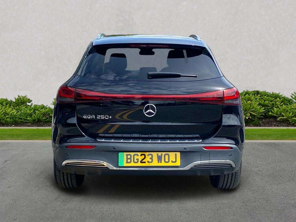 Mercedes-Benz EQA Eqa 250 140Kw Amg Line 70.5Kwh Black #4