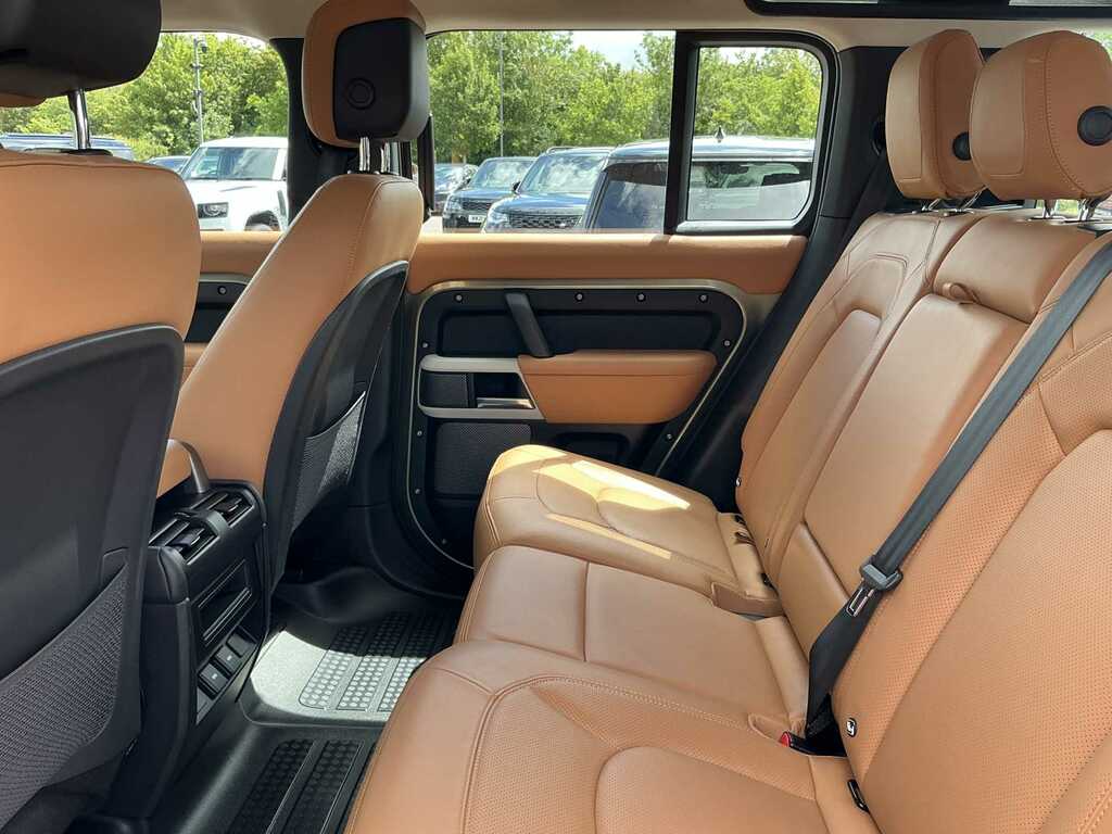 Land Rover Defender 110 3.0 D250 Hse 110 6 Seat Green #4