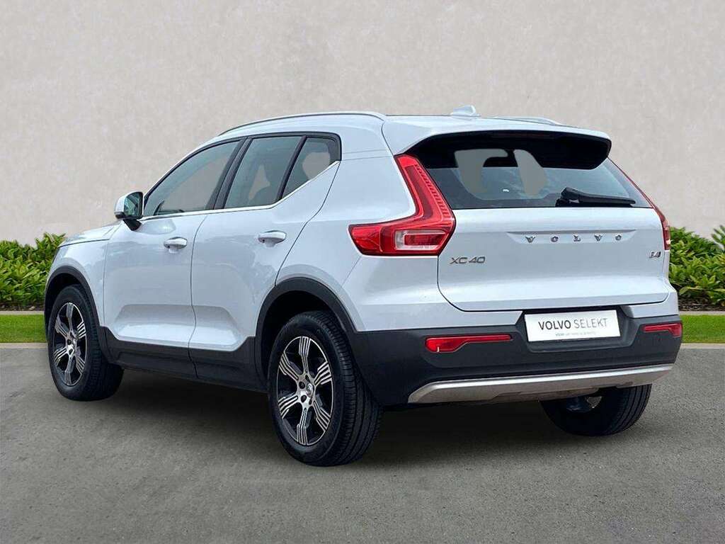 Volvo XC40 2.0 B4p Inscription Pro Awd YJ71XXH Silver #2