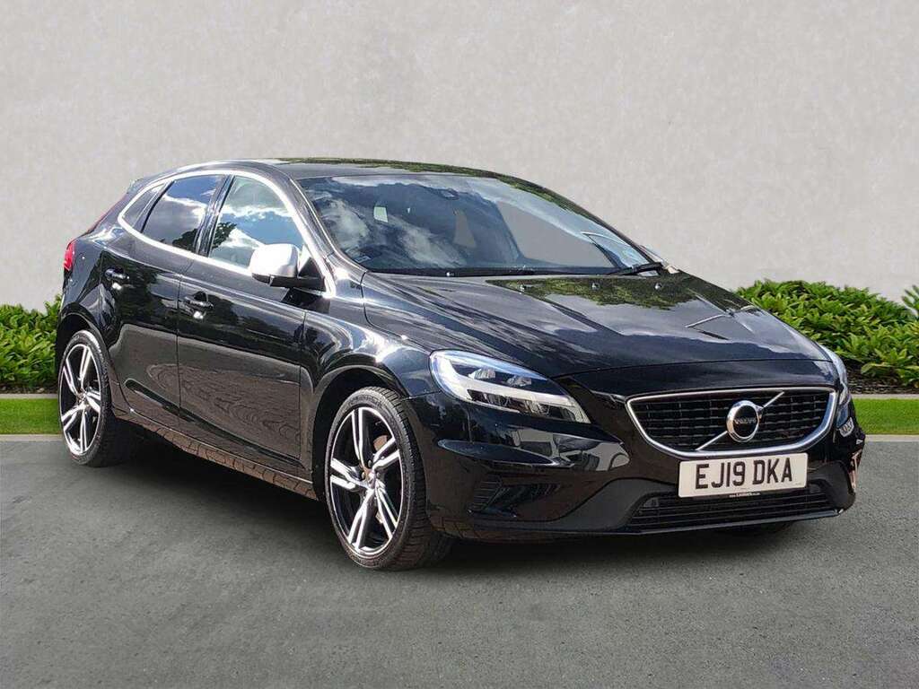 Volvo V40 T3 152 R Design Edition Black