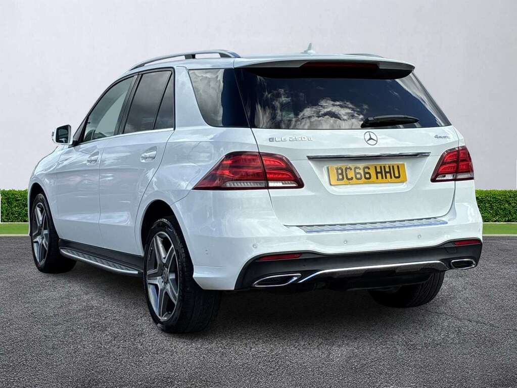 Mercedes-Benz GLE Class Gle 250D 4Matic Amg Line Premium 9G-tronic White #2