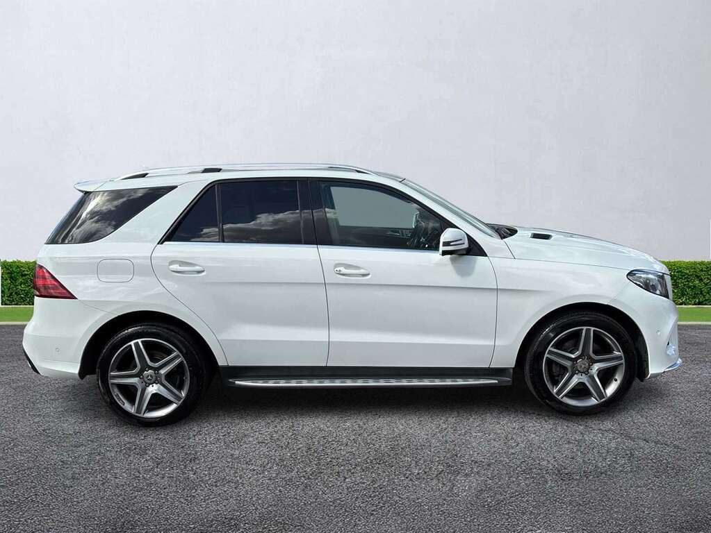 Mercedes-Benz GLE Class Gle 250D 4Matic Amg Line Premium 9G-tronic White #3