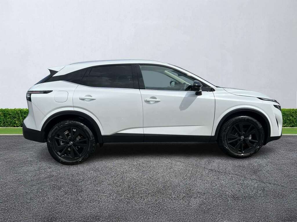 Nissan Qashqai 1.3 Dig-t Mh 158 Tekna NG26HXS #3