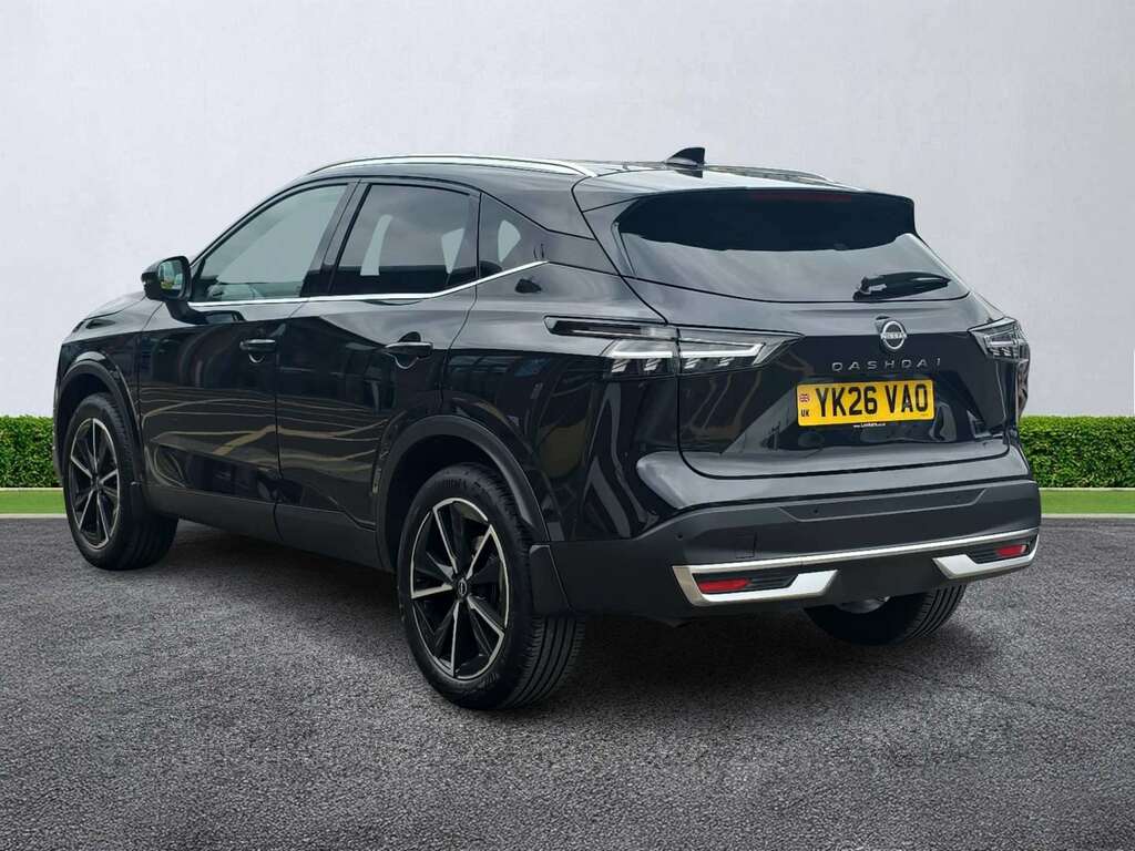 Nissan Qashqai 1.3 Dig-t Mh Tekna YK26VAO Black #2