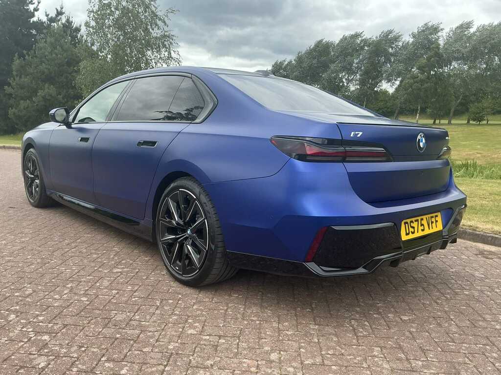 BMW i7 335Kw Edrive50 M Sport 105.7Kwh Blue #2