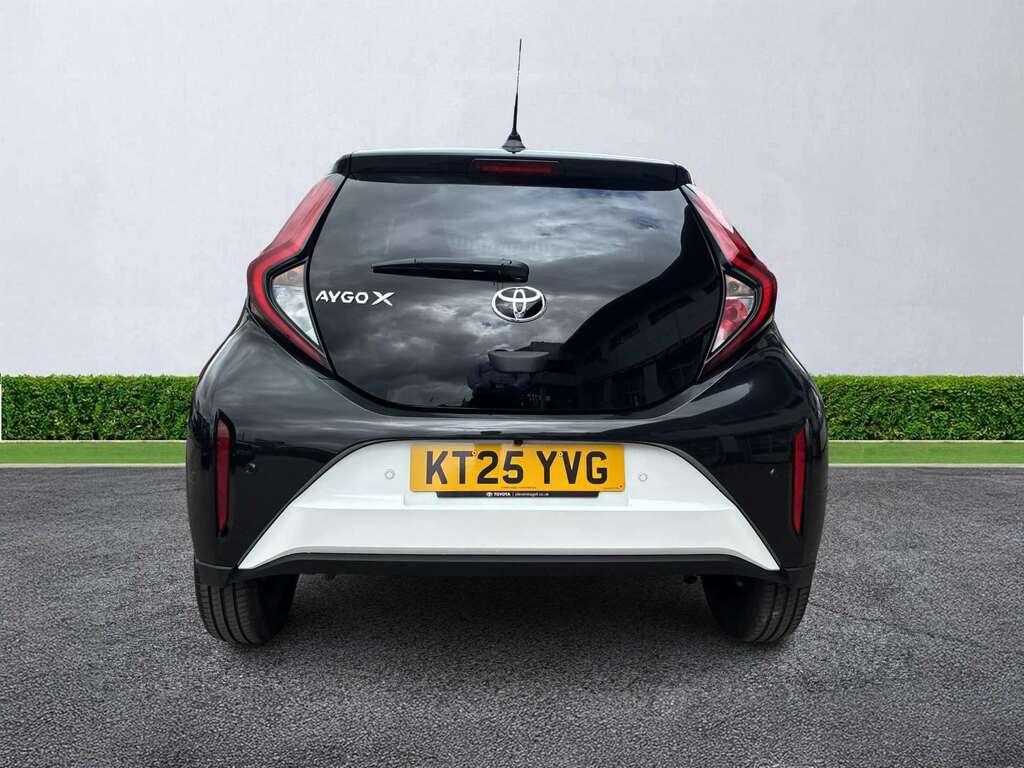 Toyota Aygo X 1.0 Vvt-i Edge White #4