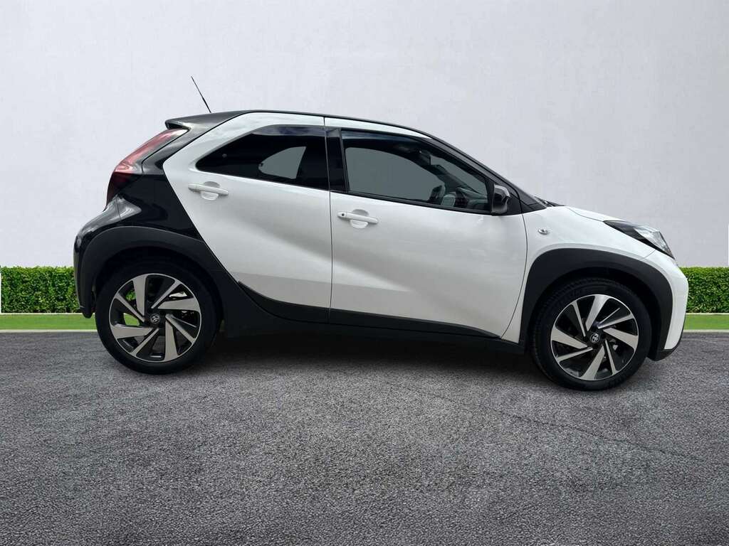 Toyota Aygo X 1.0 Vvt-i Edge White #3