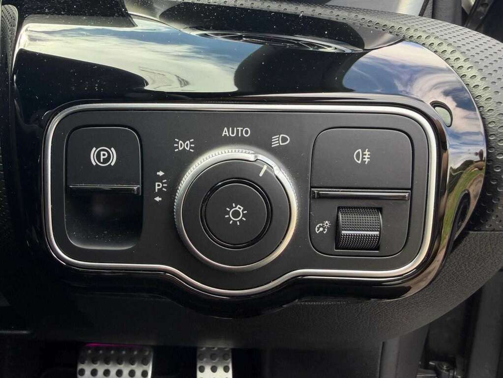 Mercedes-Benz A Class Hatchback Black #36