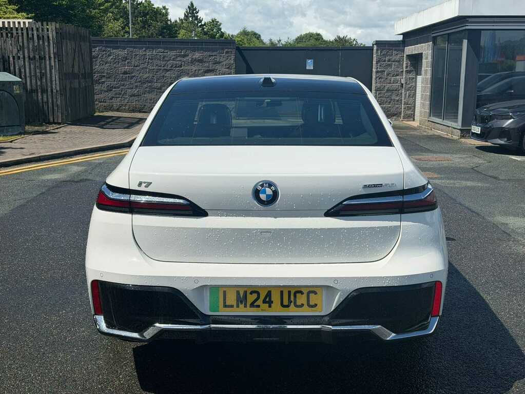 BMW i7 335Kw Edrive50 M Sport 105.7Kwh White #4