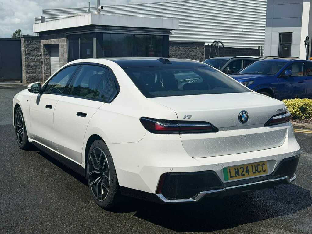 BMW i7 335Kw Edrive50 M Sport 105.7Kwh White #5