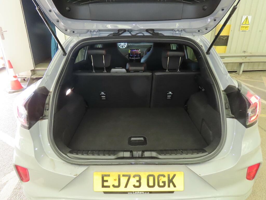 Ford Puma Hatchback Black #11