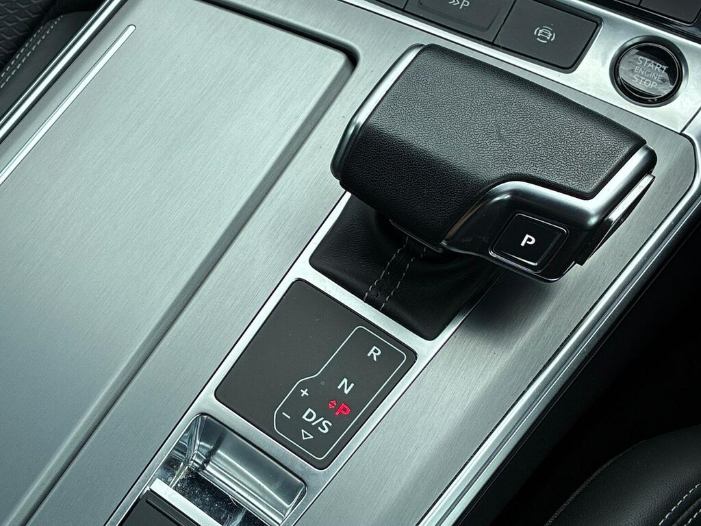 Audi A6 Avant S Line Black #40