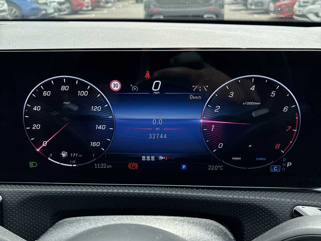 Mercedes-Benz A Class Uto White #10