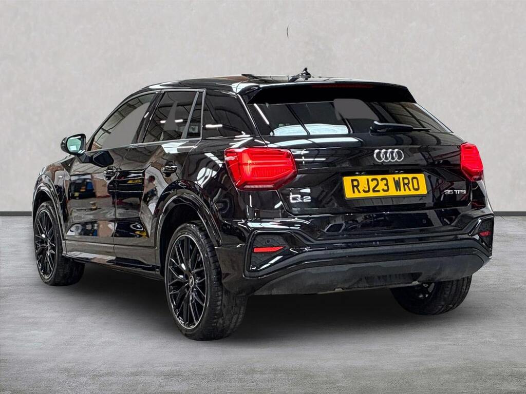 Audi Q2 1.5 Tfsi Cod 35 Black Edition Suv S Tro Black #2
