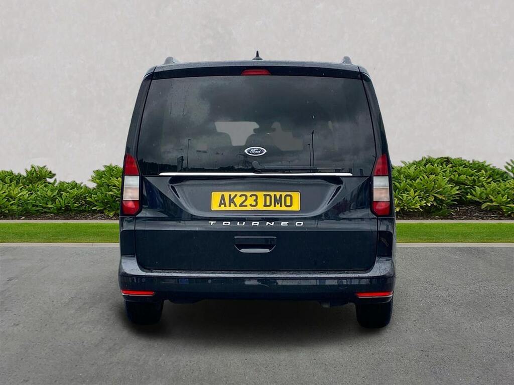 Ford Tourneo Connect 2.0 Ecoblue Titanium Mpv Euro 6 Black #4