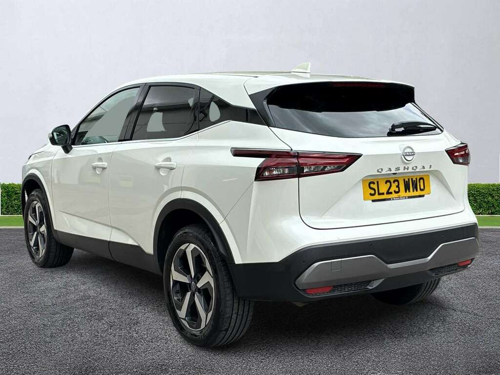 Nissan Qashqai 1.3 Dig-t Mh N-connecta White #2