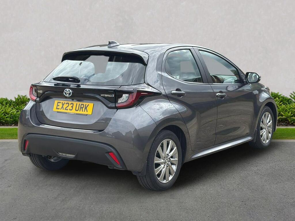 Toyota Yaris Excel White #18