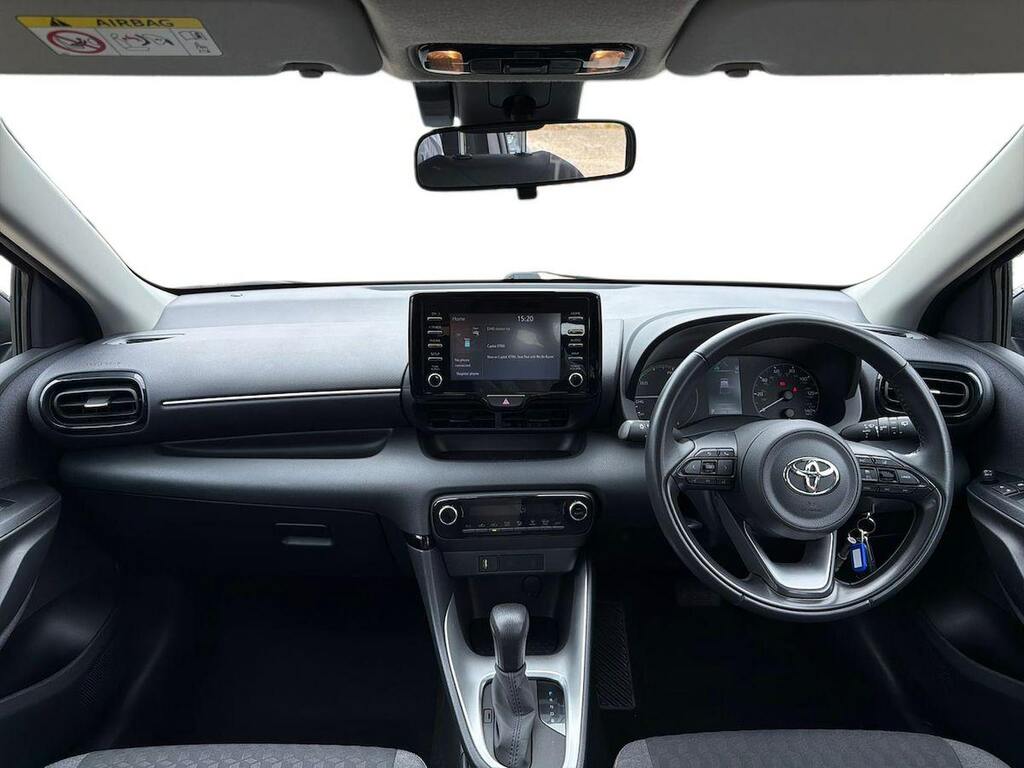 Toyota Yaris Excel White #8