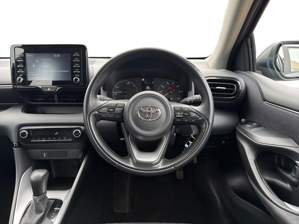 Toyota Yaris Excel White #9