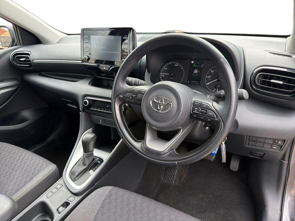 Toyota Yaris Excel White #15