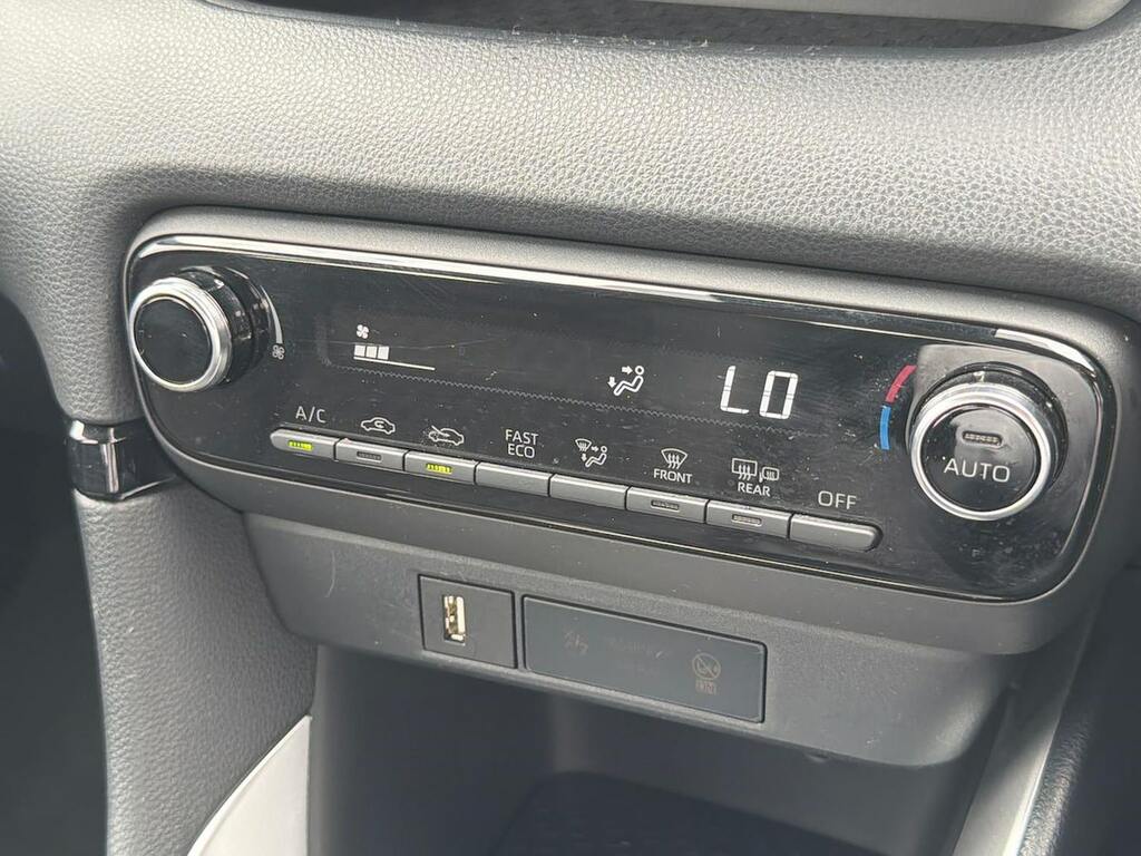 Toyota Yaris Excel White #12