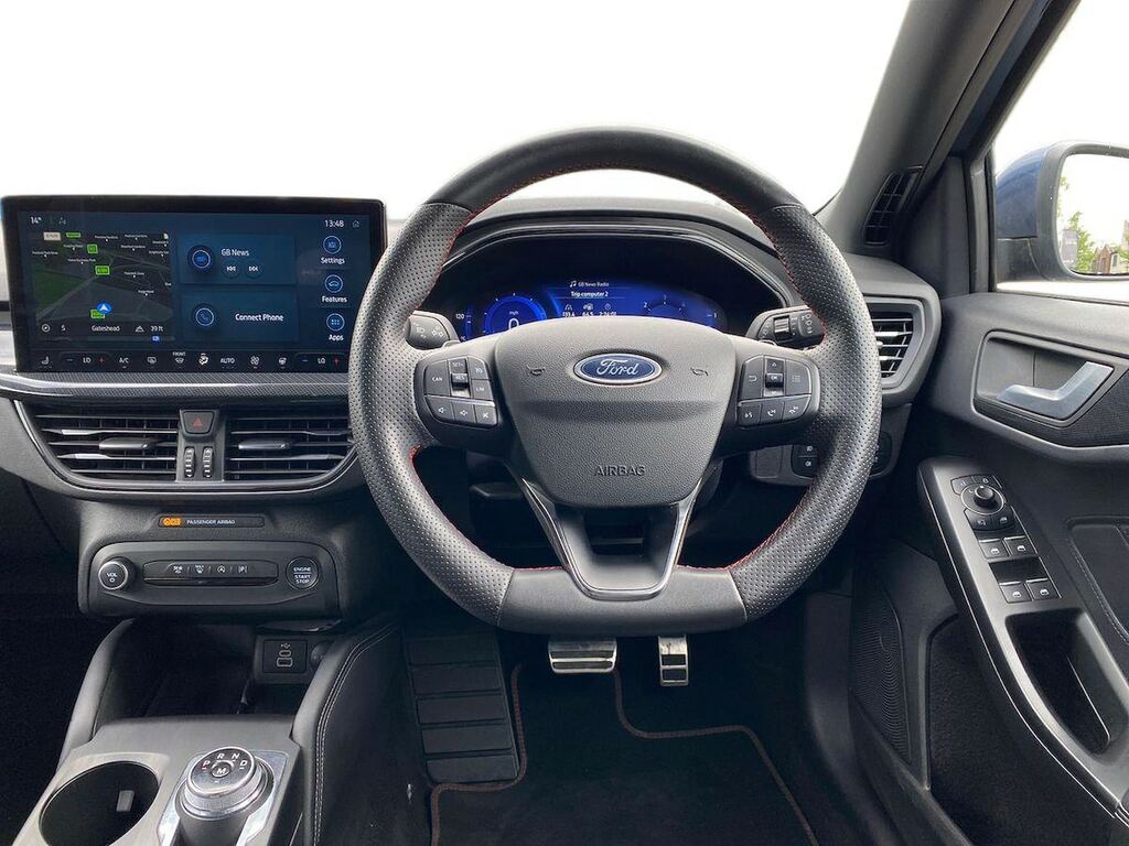 Ford Focus Active Black #9