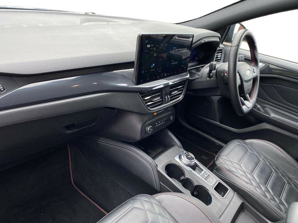 Ford Focus Active Black #7