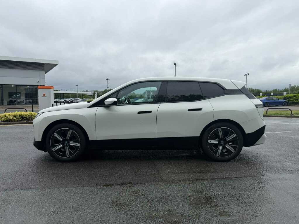BMW iX 240Kw Xdrive40 M Sport Edition 76.6Kwh NG72BYF White #5
