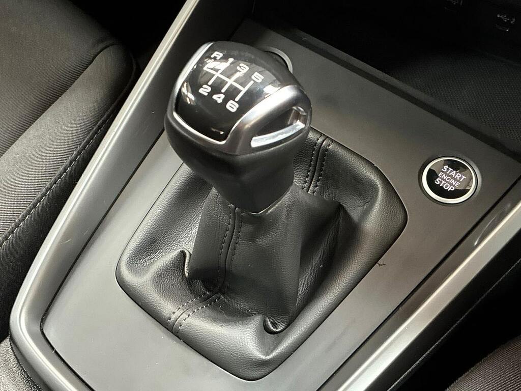 Audi A3 30 Tfsi Technik Black #40