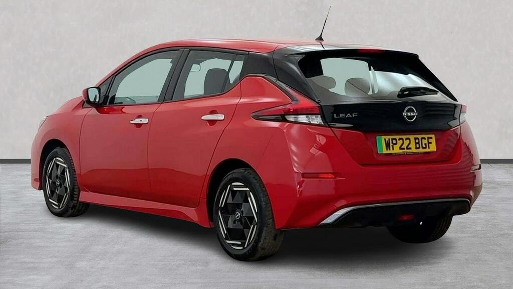 Nissan Leaf 39Kwh Acenta Hatchback 150 Ps Red #2