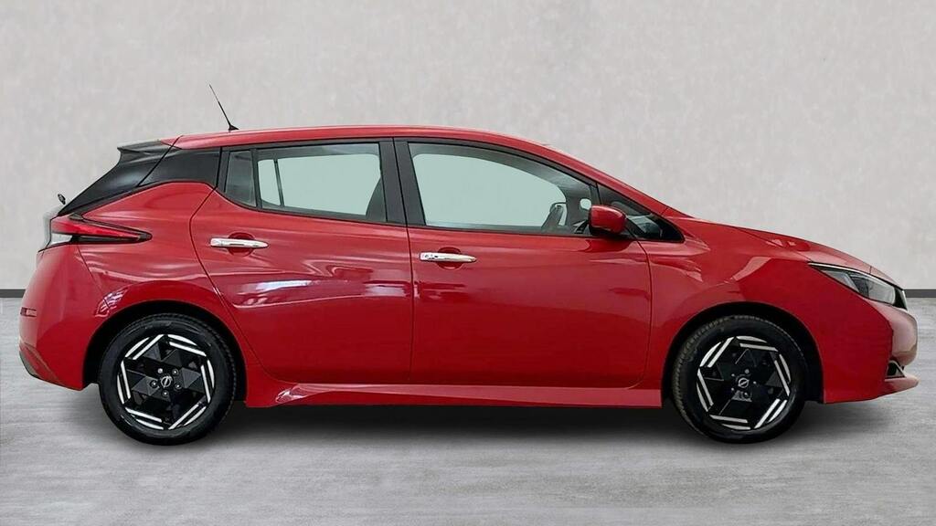 Nissan Leaf 39Kwh Acenta Hatchback 150 Ps Red #3