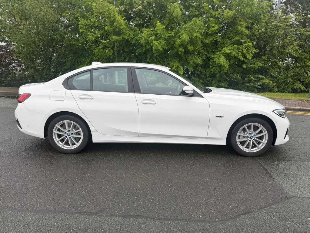 BMW 3 Series 330E Se Pro Step AF22SUX White #2