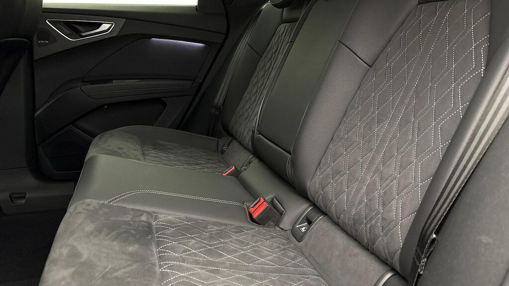 Audi Q4 E Tron S Line #8