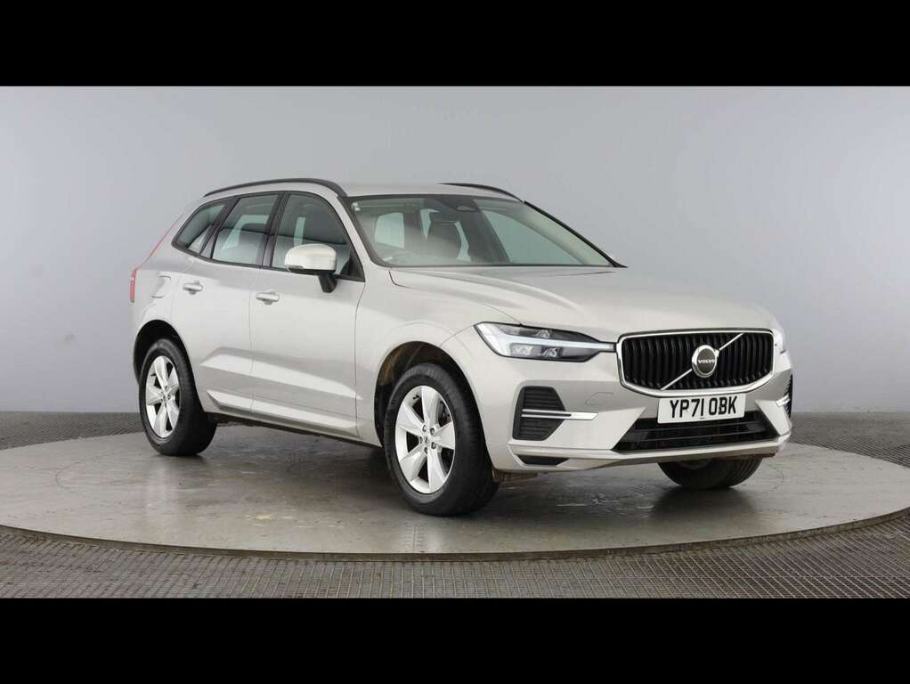 Volvo XC60 2.0 B5p Momentum Geartronic Silver